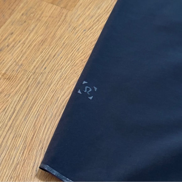 Lululemon SMALL Black Surge Athletic Shorts - Picture 5 of 10